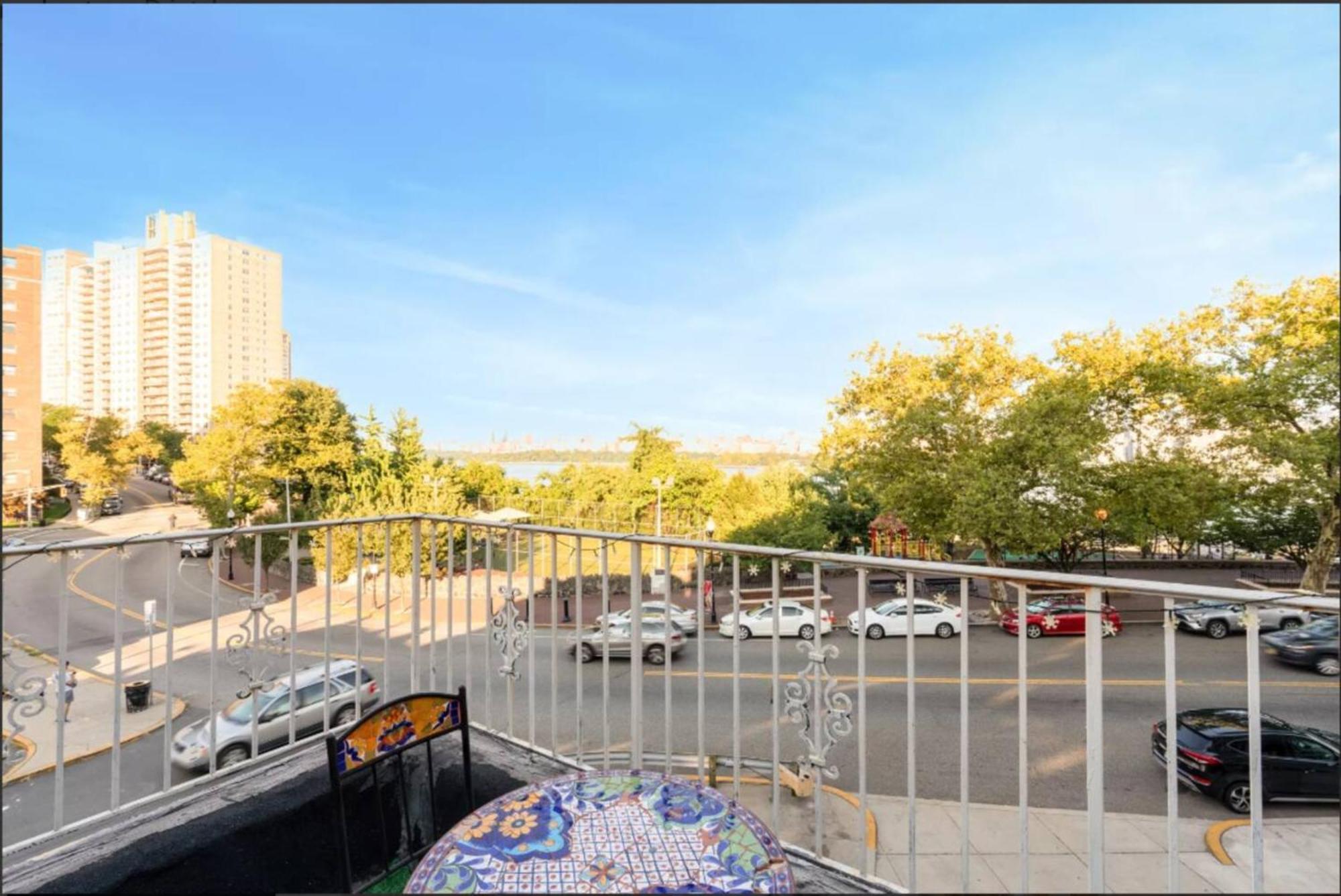 Nyc Gateway! 20 Mins To Time Square, Great Value! 1b Apartment West New York