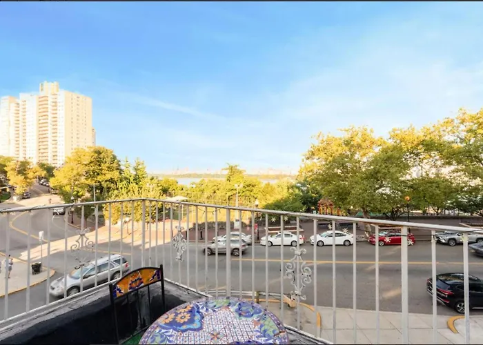 Nyc Gateway! 20 Mins To Time Square, Great Value! 1B