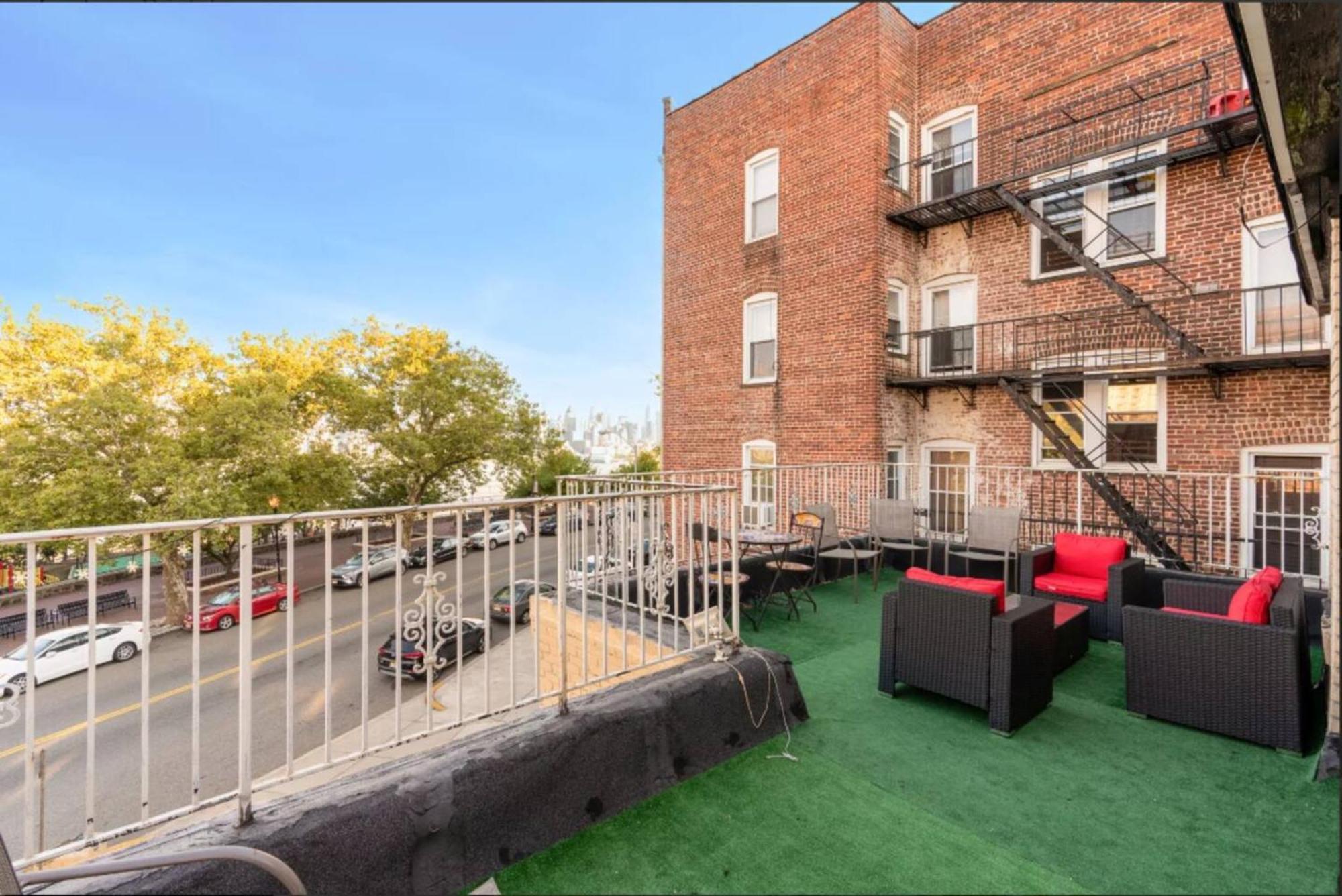 Nyc Gateway! 20 Mins To Time Square, Great Value! 1b Apartment